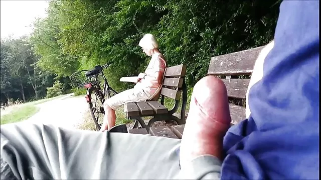 XXX hiçbir kayıt Yaşlı kadın ve Güzel kadın sürtük bir sarışın milf sex kızı kullanarak