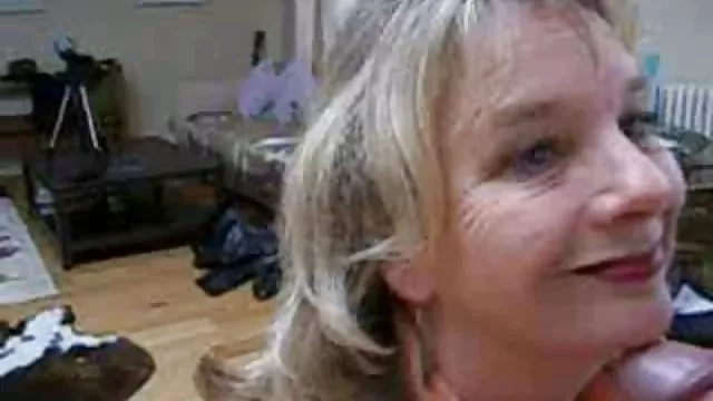 XXX hiçbir kayıt Kızıl anal milf izle saçlı Rus büyükanne oturma odası genç adam becerdin